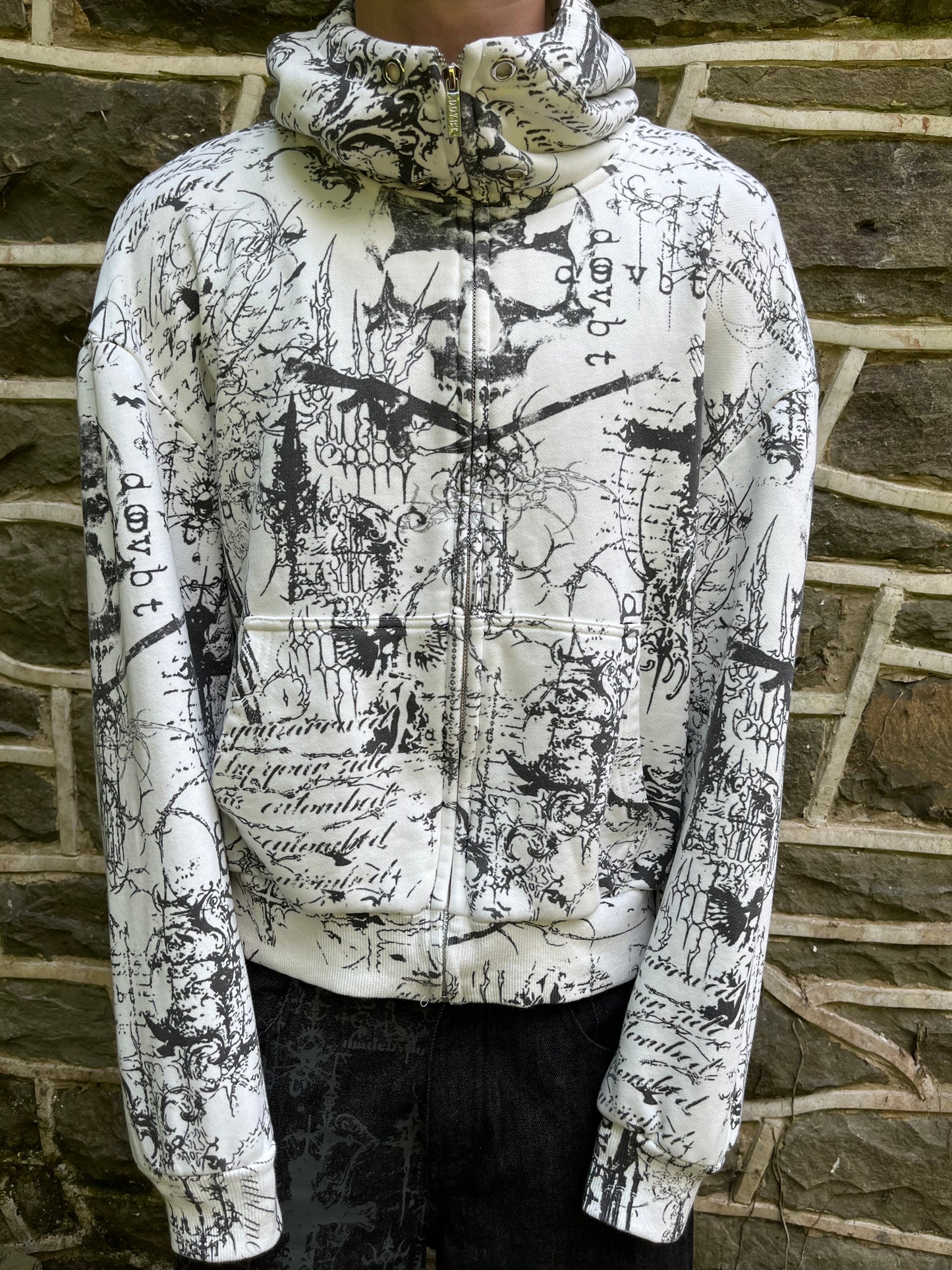 "sigil' zip up