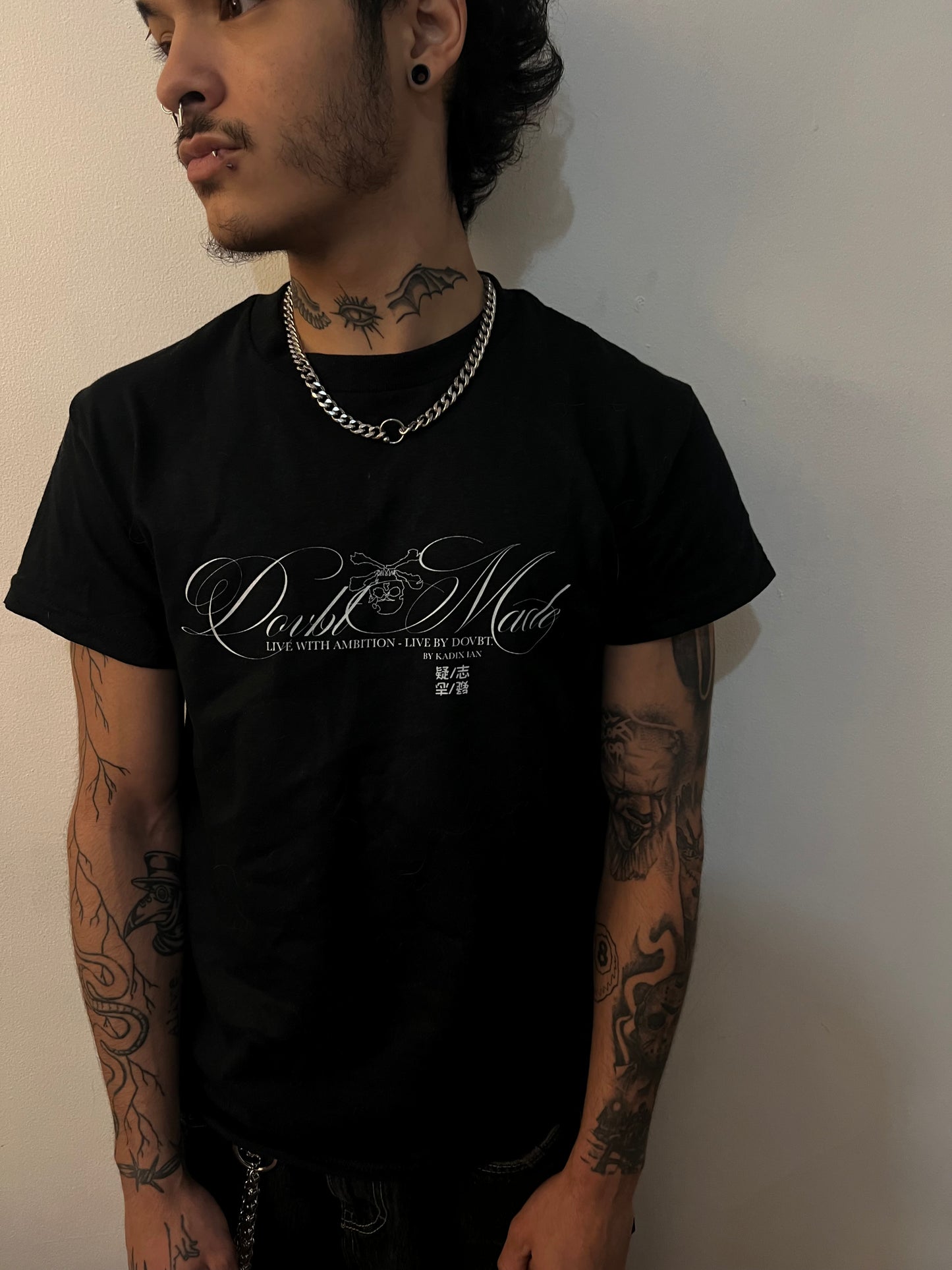 "script" tee (black)